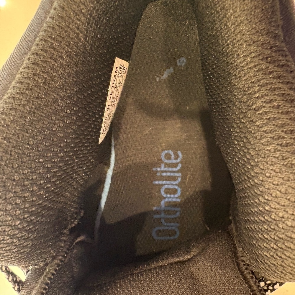Boys Adidas Black and White Athletic Sneakers - Picture 10 of 10